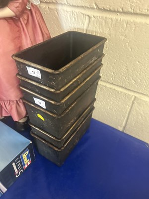 Lot 22 - Six vintage loaf tins
