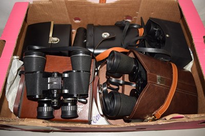 Lot 25 - A box of various binoculars