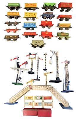 Lot 9 - A collecton of 0 gauge tinplate Hornby rolling...