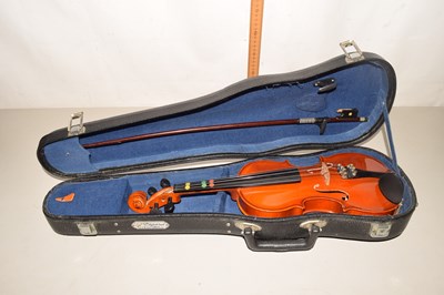 Lot 58 - A students violin