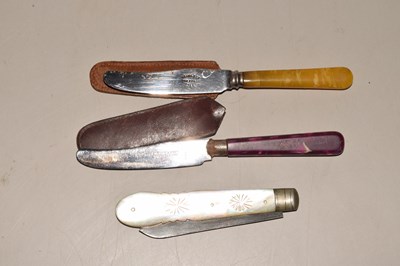 Lot 139 - Mother of pearl handled and silver bladed...