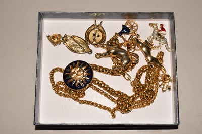 Lot 141 - A collection of various costume jewellery...
