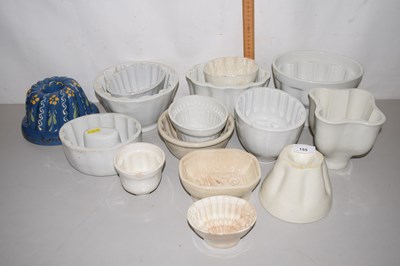 Lot 155 - Collection of ceramic jelly moulds