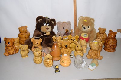 Lot 162 - A collection of various novelty teddy bear and...