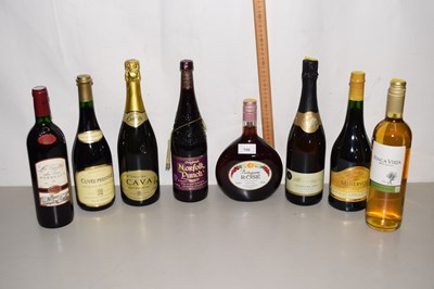 Lot 166 - A group of eight bottles of various wine and...