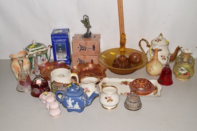 Lot 169 - Mixed Lot: Carnival glass dishes, various...
