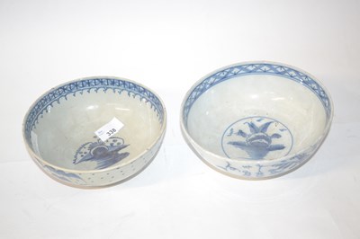 Lot 338 - Two pearl ware bowls with chinoiserie designs