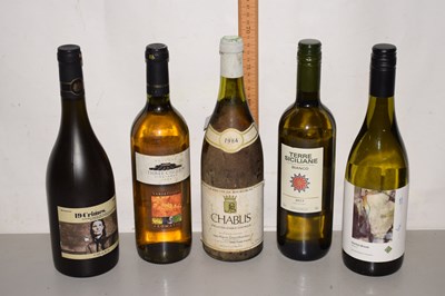 Lot 194 - Five various bottles of wine