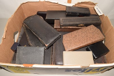 Lot 207 - Quantity of various jewellery and cutlery cases