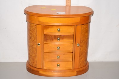 Lot 238 - A table top jewellery cabinet