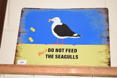 Lot 252 - A tin sign Please do not Feed the Seagulls