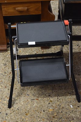 Lot 313 - A folding step-up