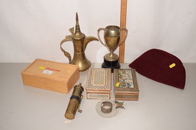 Lot 551 - Mixed Lot: Set of dominoes, copper pots,...