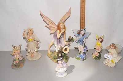 Lot 555 - Quantity of Flower Fairies figurines