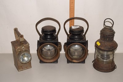 Lot 576 - Four vintage lamps