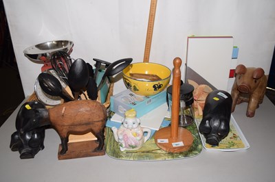 Lot 597 - Mixed lot of kitchen wares together with...
