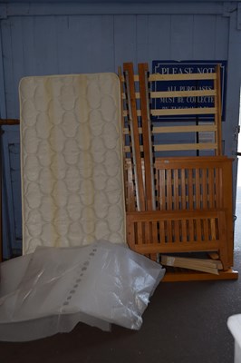 Lot 722 - A pine single bed