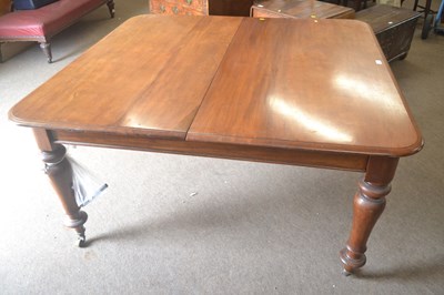 Lot 428 - A large Victorian maogany dining table with...