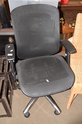 Lot 751 - An office swivel chair