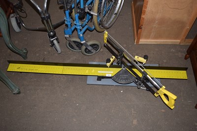Lot 756 - A picture framing mitre saw