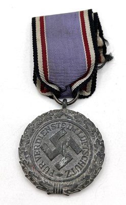 Lot 13 - Third Reich Civil defence decoration,...