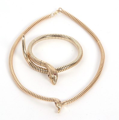 Lot 120 - A 9ct gold snake necklace and matching...