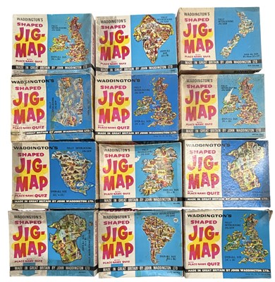 Lot 287 - A collection of various Waddingtons world...