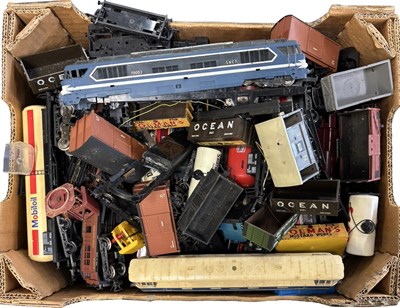 Lot 93 - One box of various 00 gauge model railway...