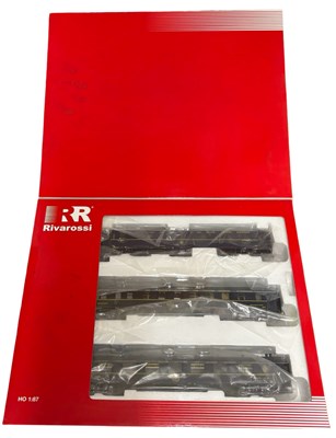 Lot 29 - A boxed Rivarossi 00 gauge HR4075 CIWL set in...