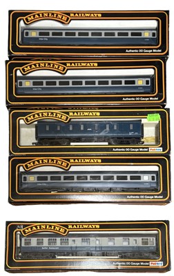 Lot 49 - Five boxed Mainline / Palitoy 00 guage BR coaches