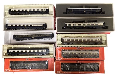 Lot 53 - A mixed collection of various boxed Rivarossi...