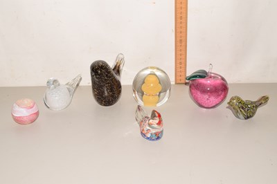 Lot 78 - A collection of small glass models to include...