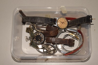 Lot 124 - A box of assorted wristwatches