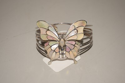 Lot 127 - A silver butterfly bracelet