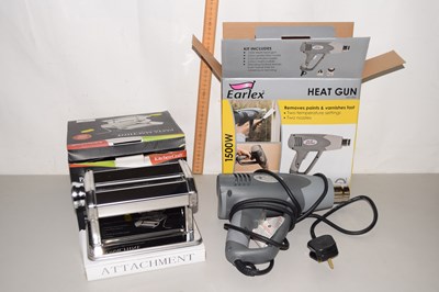 Lot 196 - A heat gun and a pasta maker
