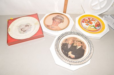 Lot 229 - Mixed Lot: Various collectors plates to...