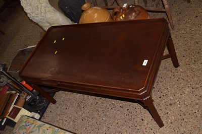 Lot 292 - A reproduction mahogany tray top coffee table
