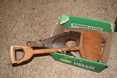 Lot 319 - Mixed Lot: Various Bygones to include a wooden...