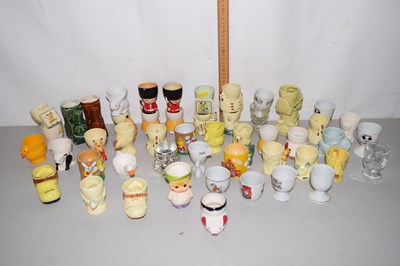 Lot 522 - Egg cups