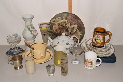 Lot 530 - Mixed Lot: Ceramics and glass to include...