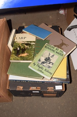 Lot 574 - Assorted books