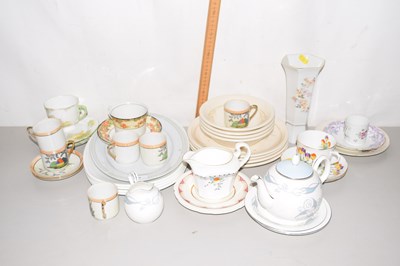 Lot 600 - Assorted tea and dinner wares