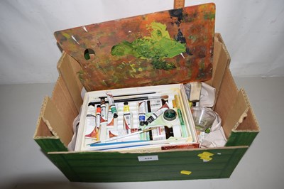 Lot 629 - Box of assorted artists materials