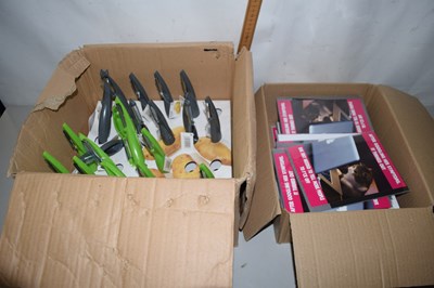 Lot 670 - Box of greeting cards and a box of vegetable...