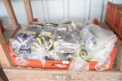 Lot 370 - Large quantity of work gloves, mainly size 8...