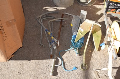 Lot 425 - Mixed lot of various boat anchors