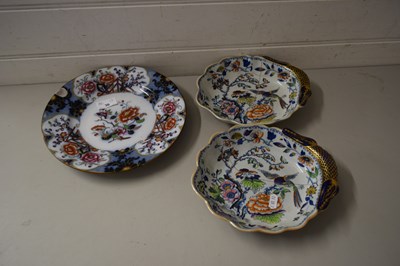 Lot 36 - PAIR OF DAVENPORT SHELL FORMED DISHES (A/F)