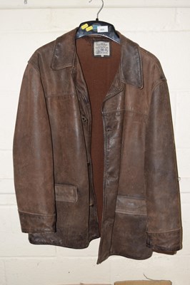 Lot 805 - Gents brown leather jacket by Sam Smith -size xl