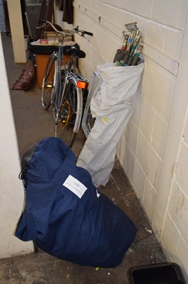 Lot 812 - Quantity of caravan awning