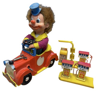 Lot 261 - A plastic clockwork Clown car, by Juguetes...